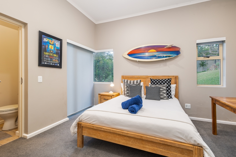 5 Bedroom Property for Sale in Whale Rock Beach Western Cape